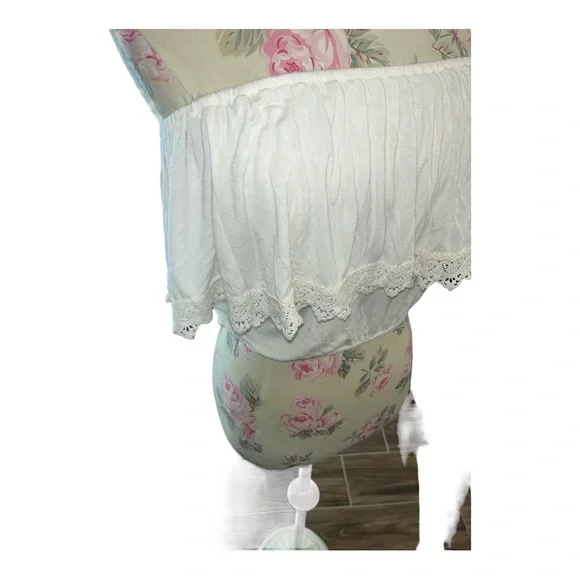 Hollister White Off-Shoulder Blouse Lace Trim - Picture 6 of 8